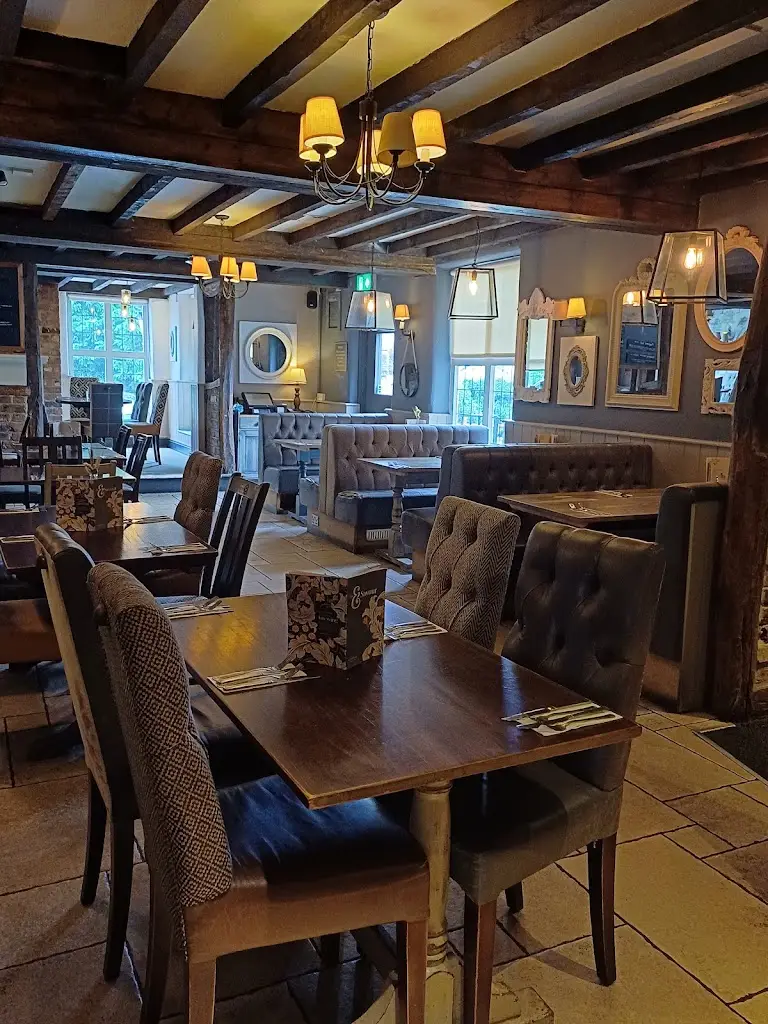 Hazel Chadbourne-Doyle_The Wheatsheaf_Burton Joyce_review