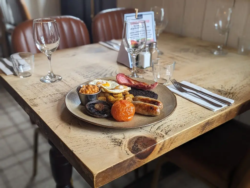 The Nelson_Burton Joyce_slider_image_3