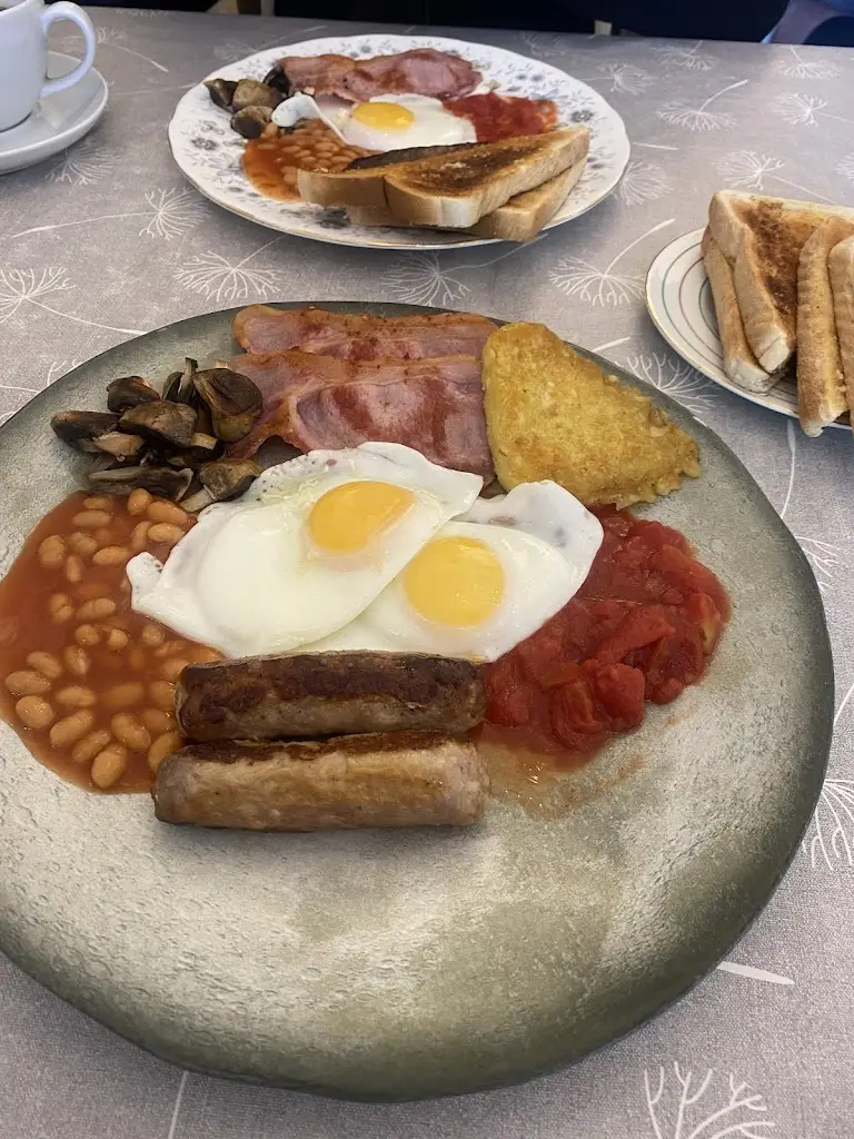 Phil Glover_Rhubarbs Café/Tea Room_Burton Joyce_recensione