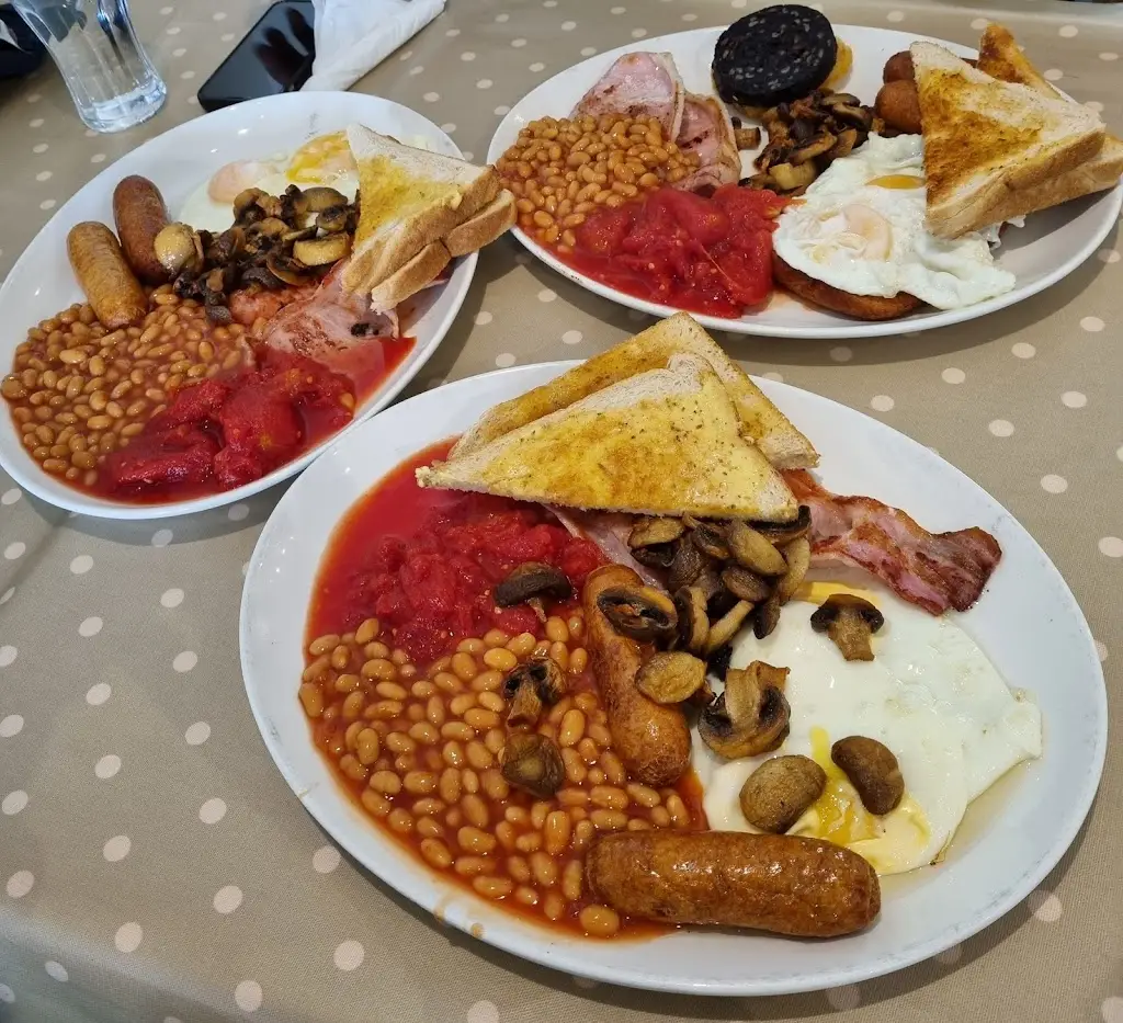 Anita Shek_Chatterbox_Burnham-on-Sea_review