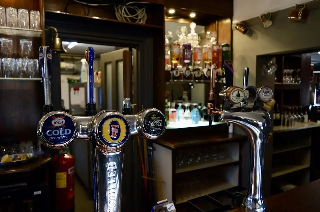 Menu_The Victoria Inn_Burnham-on-Crouch_image_9