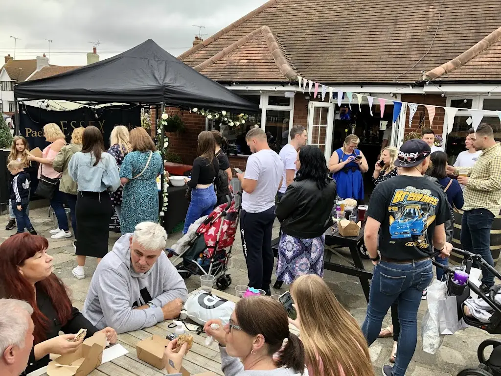 Simon Baldock_The Victoria Inn_Burnham-on-Crouch_review