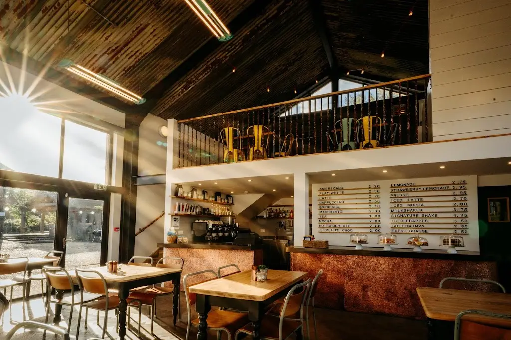 Parlour Cafe_Burnham-on-Crouch_slider_image_1