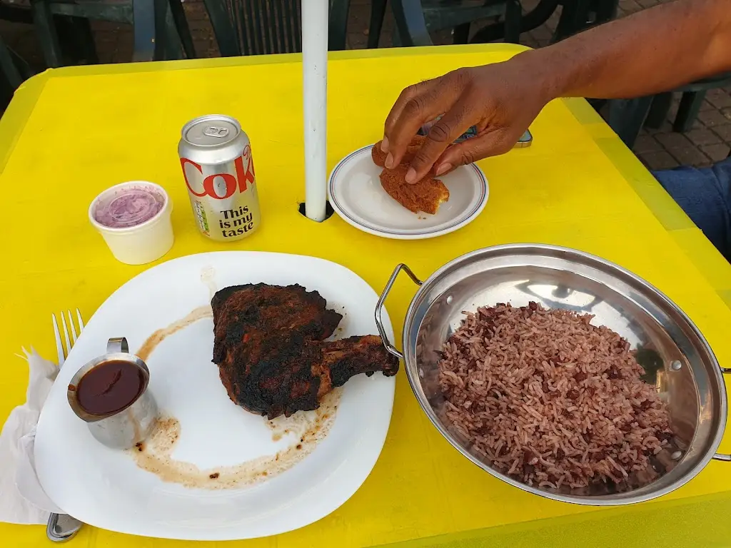 Bev Doje_Woodies Corner_Burnham-on-Crouch_review