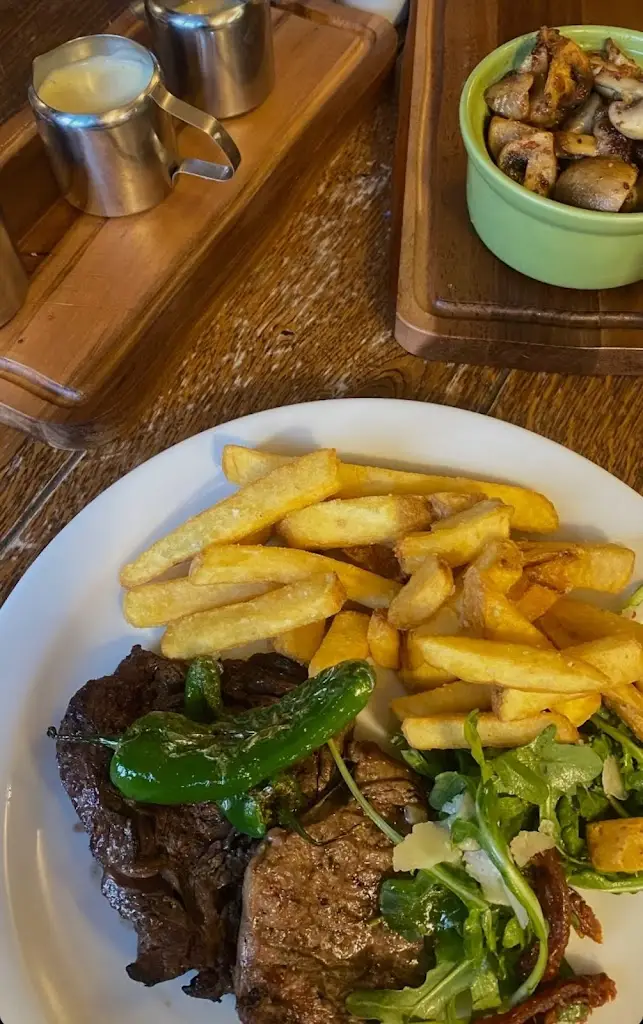 Sarah U'Ren_The Wheel Inn,_Burwash_recensione