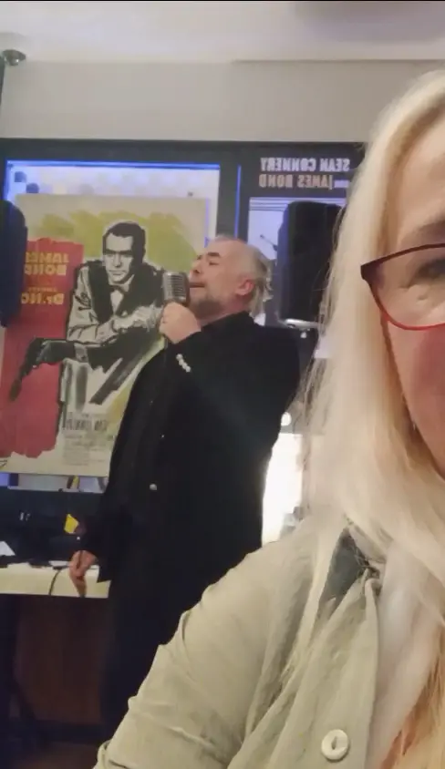 Elizabeth K. _Blue Check Restaurant_Bushey_review