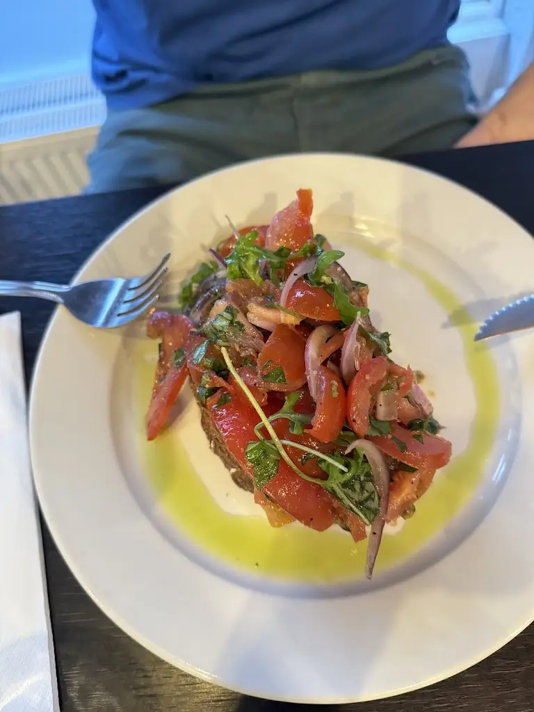 Zoe T_Bella Rosa_Bushey_review