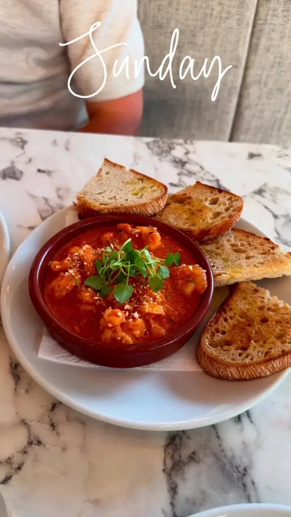 Adam Roxana_Zaza_Bushey_reseña