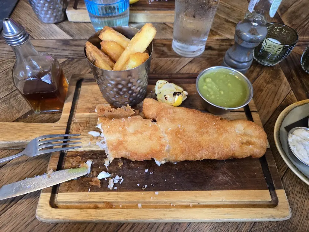 Glyn Rolmanis_The Bugle Hamble_Bursledon_review