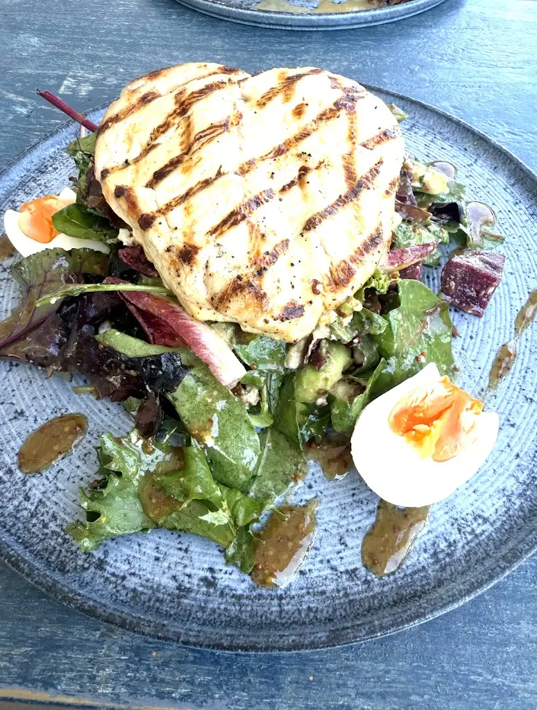 C Tovey-Yeoumans_Banana Wharf Hamble_Bursledon_review