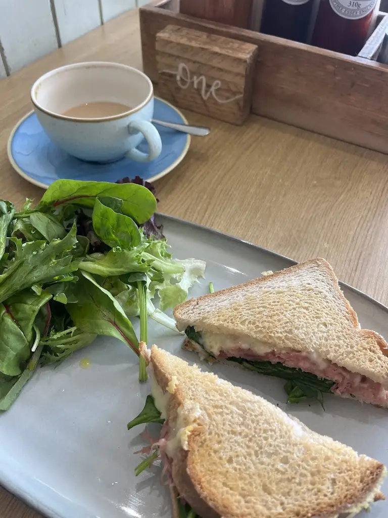 El Bee _Cherrywood Kitchen_Bursledon_review