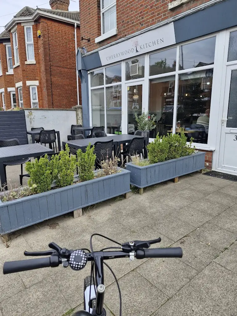 Angie T_Cherrywood Kitchen_Bursledon_review
