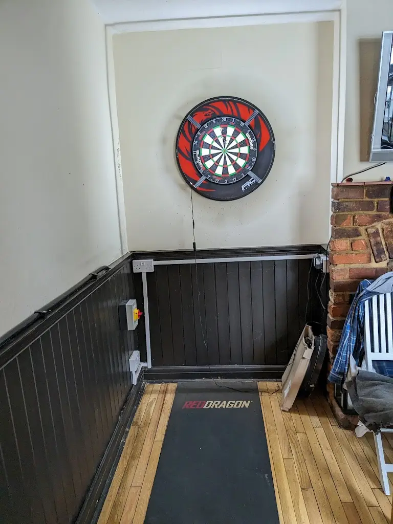 Byron Lee_The Chequers_Caddington_review