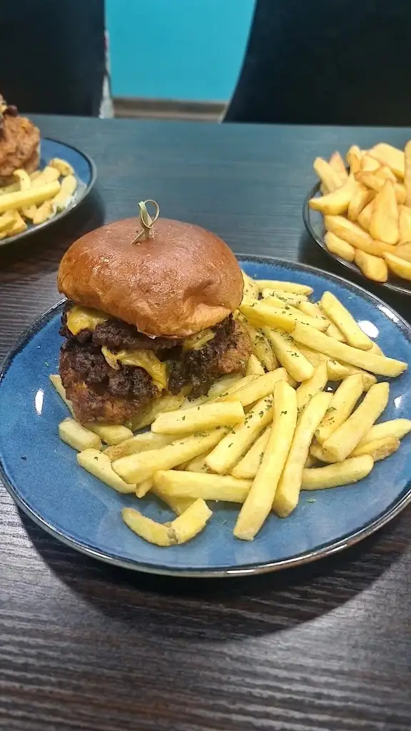 Adeel Ahmed_Fuegos Urban Kitchen_Caddington_review