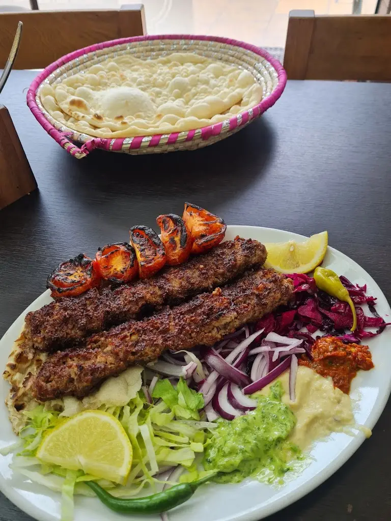 Menu_Zaitoon Restaurant_Burngreave_immagine_4