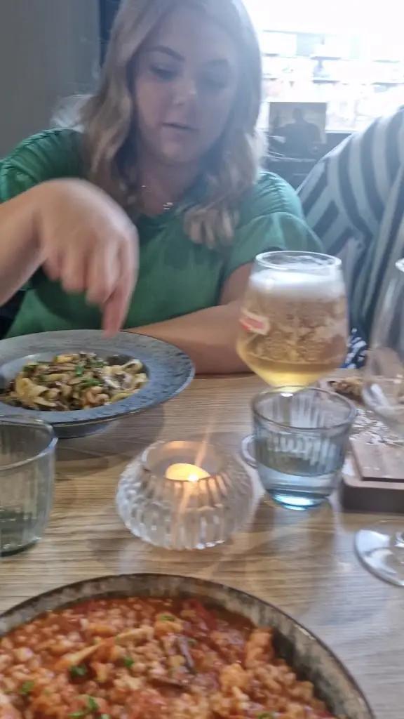 Isabellas bar & restaurant_Burngreave_slider_image_2