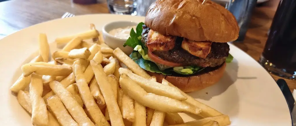 Oliver Terry_The White Hart_Cadnam_review