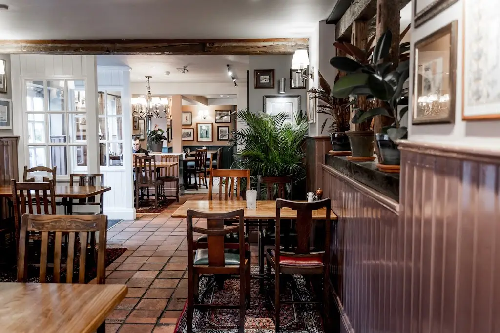 The White Hart restaurant in Cadnam