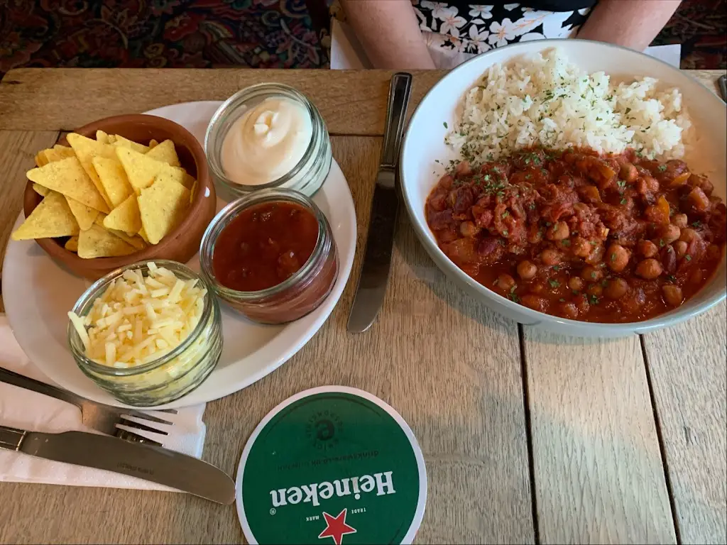 Nigel S (Drones and Things)_The Coach and Horses_Cadnam_review