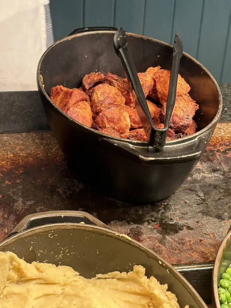 Lorraine Edwards_The Haywain_Cadnam_review