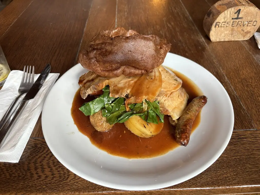 rowan tutt_The Trusty Servant Inn_Cadnam_review