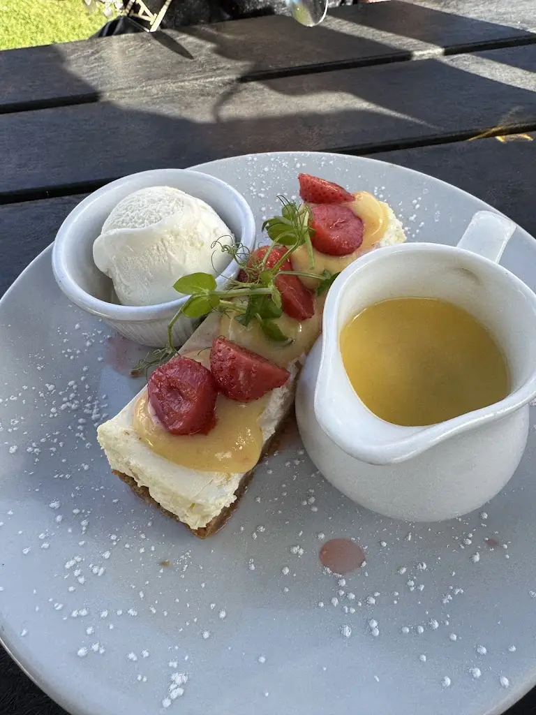 Izabela Maria_The Trusty Servant Inn_Cadnam_review