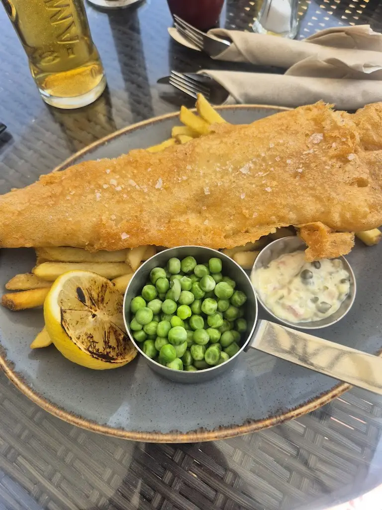 Amanda Hopper_Rockingham - West Wellow_Cadnam_review