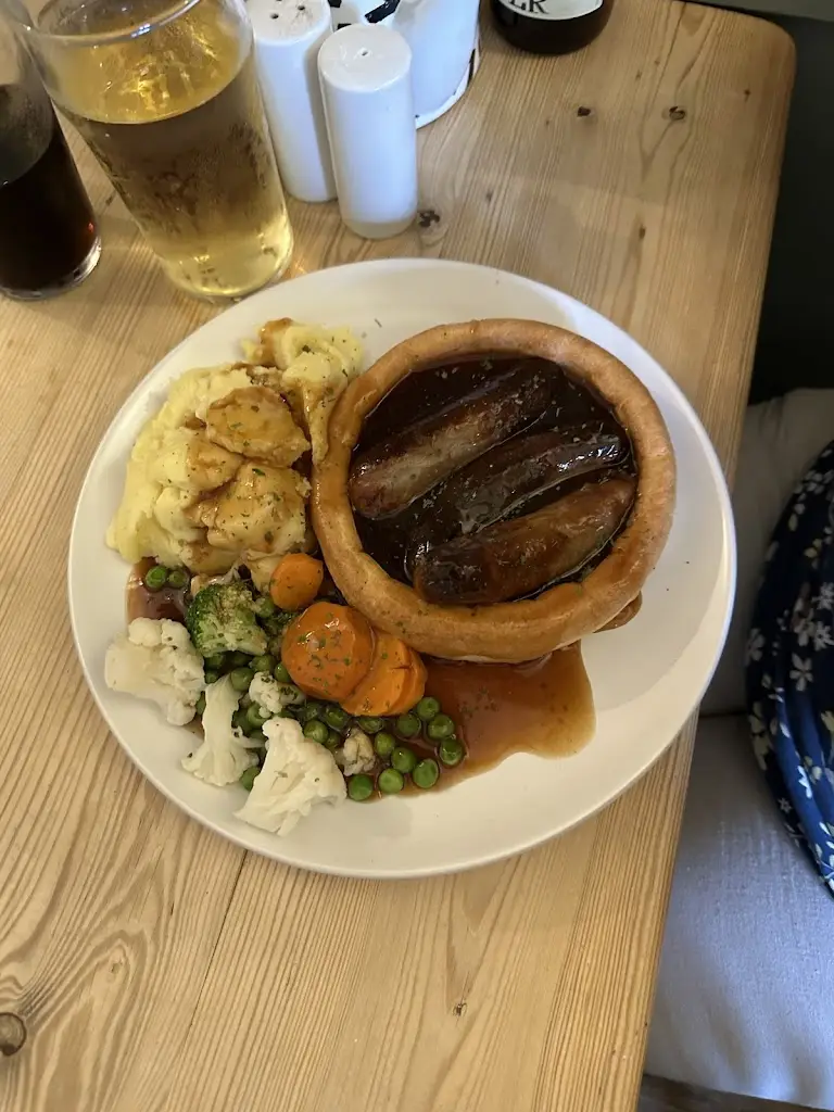 Greg Davis_Compass Inn_Cadnam_review