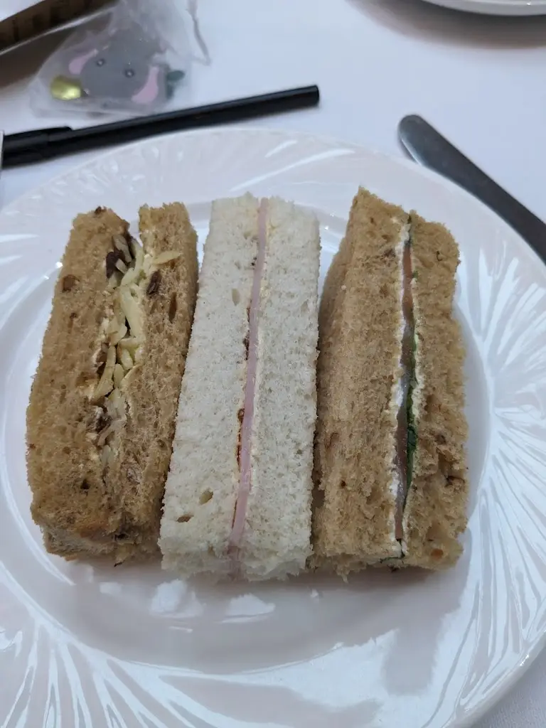 Sarah Luscombe_The Cattle Grid at Woodlands_Cadnam_review