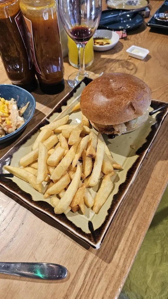 Kitt Cat_Harvester Apollo - Warrington_Burtonwood_review