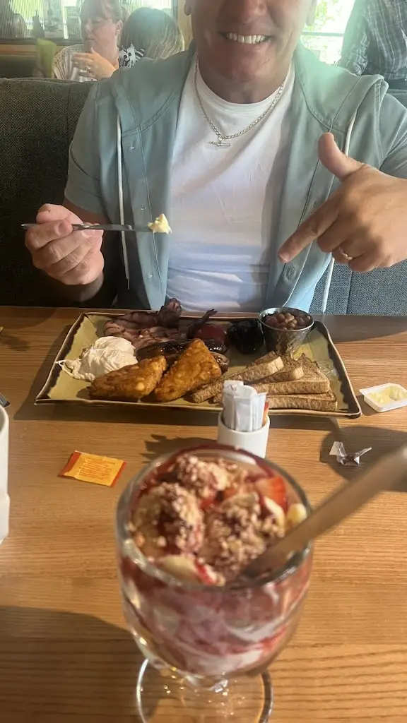 Christine Burns_Harvester Apollo - Warrington_Burtonwood_review