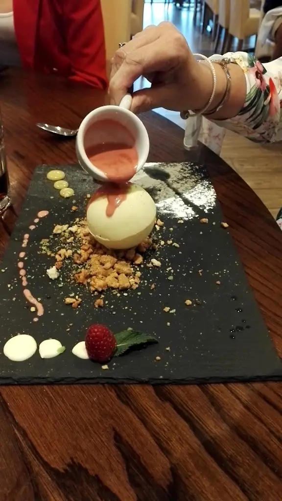 Oliver's Restaurant_Burtonwood_slider_image_2