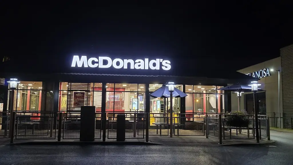 McDonald's restaurant in Burtonwood