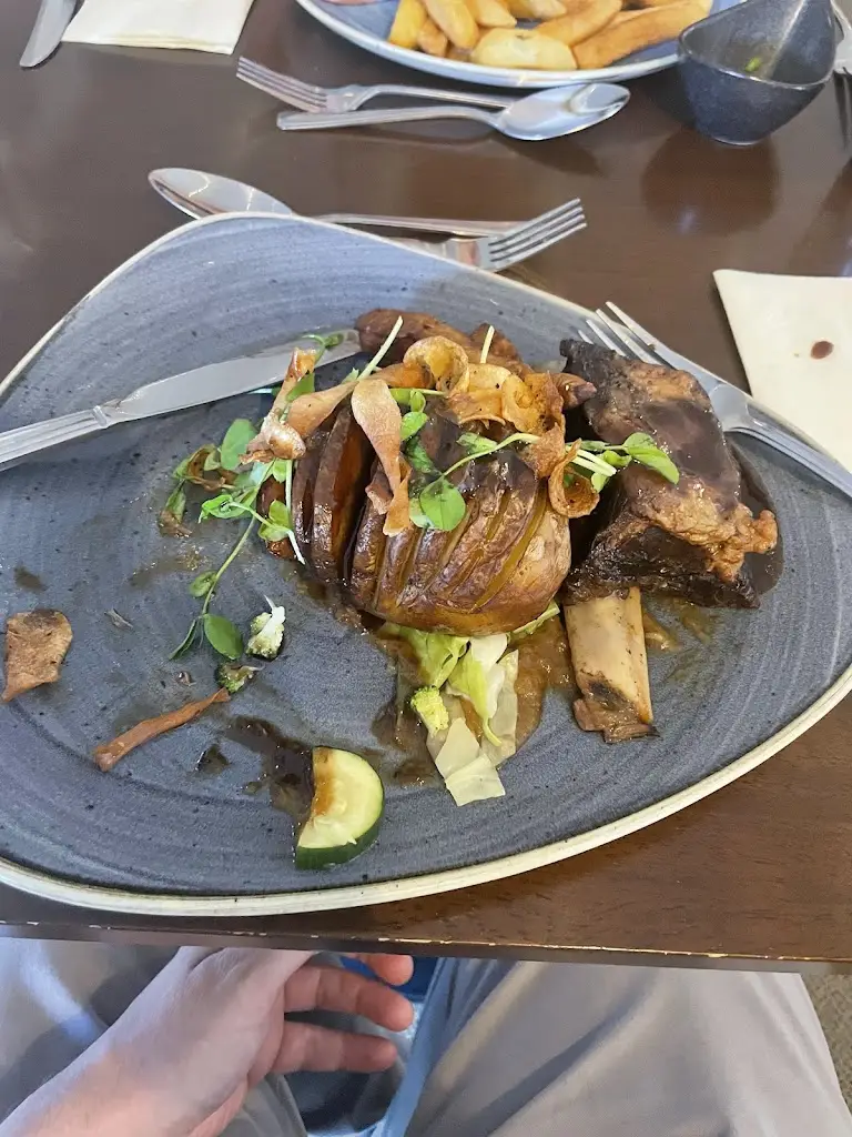 Daniel Rogers_The Olde Victoria_Burton Latimer_review