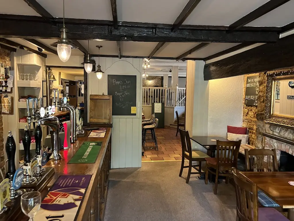 The Olde Victoria_Burton Latimer_slider_image_3