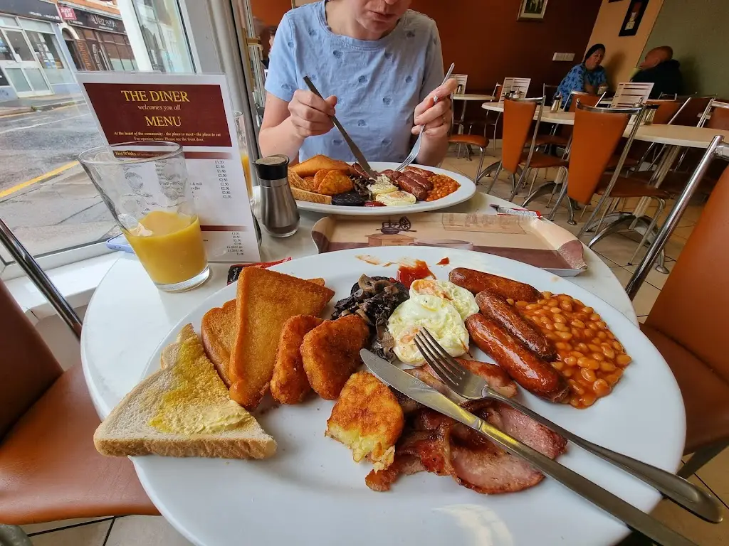 Leigh Goddard_The Diner_Burton Latimer_review