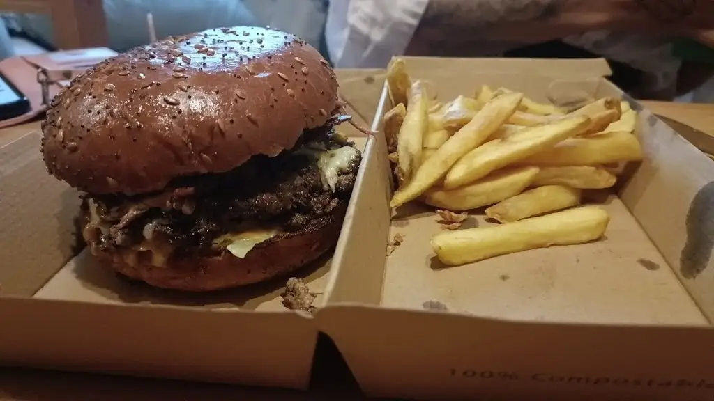 Sam Burdett_No.1 Smash and Grab_Burton Latimer_review