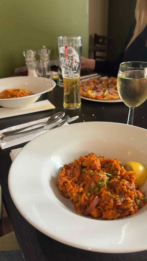 James de Vries_Casa Di Roma_Burton Latimer_review