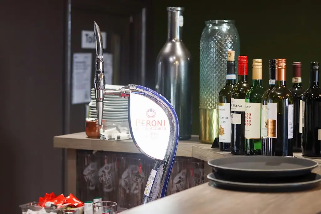 Casa Di Roma_Burton Latimer_slider_image_2