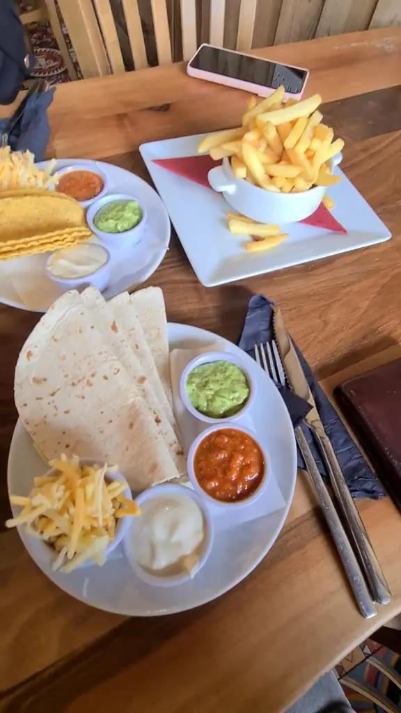 Mexican Fire Garden_Burton Latimer_slider_image_2