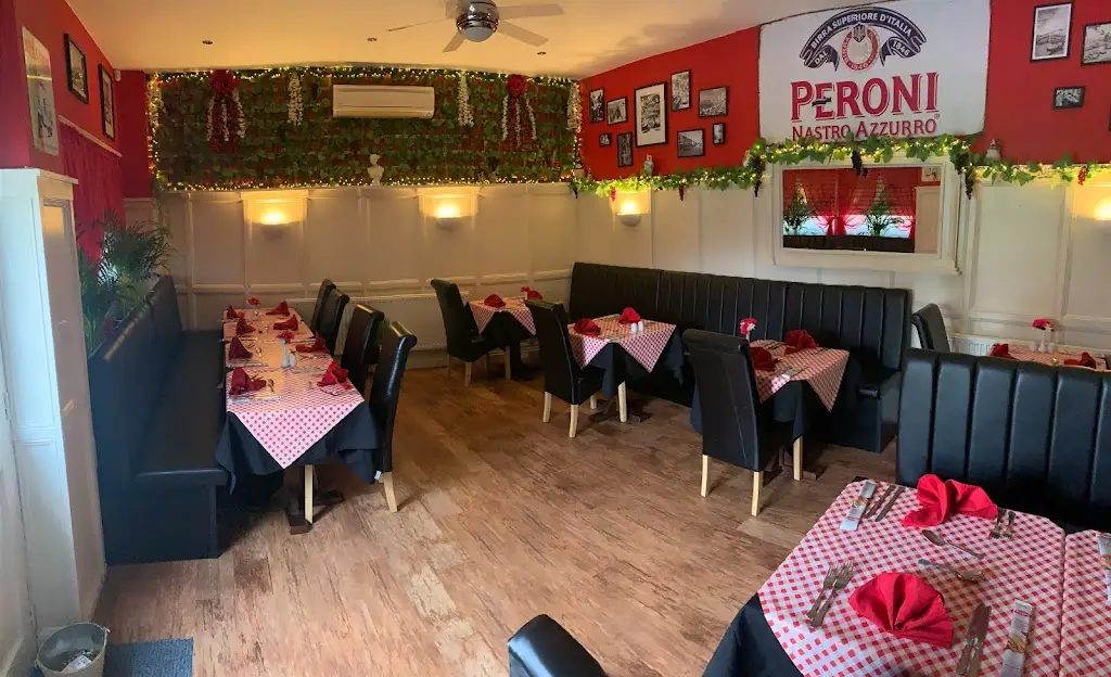 Salvatore's Ristorante Italiano_Burton Latimer_slider_image_1