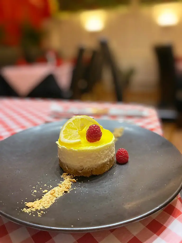 Salvatore's Ristorante Italiano_Burton Latimer_slider_image_2