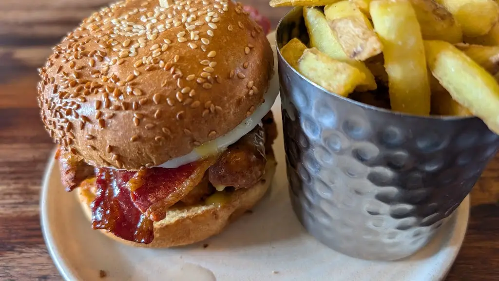 Steve Dunthorne_Pig and Waffle_Burton Latimer_review