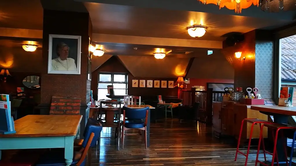 Edmundo Lounge_Bury St Edmunds_slider_image_2