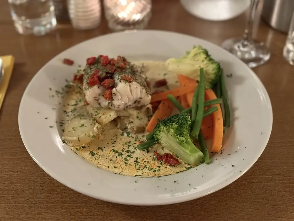 Emma Unwin_La Brasserie De La Cour_Buxton_review