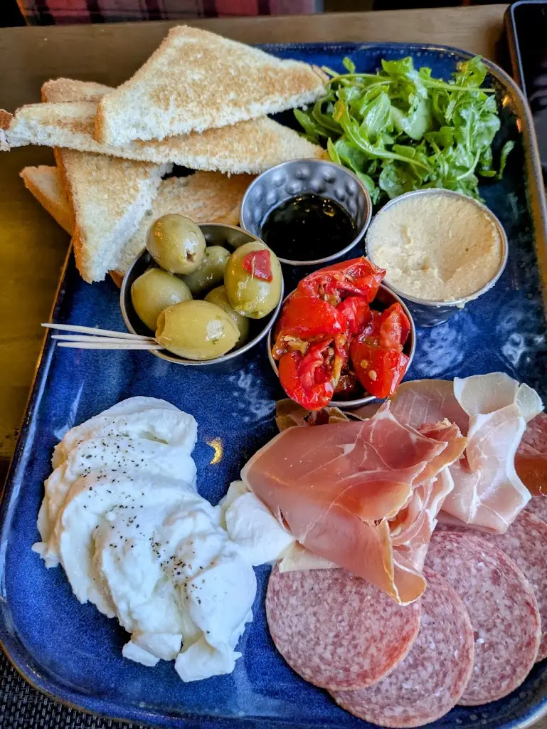 Baileys Bar & Restaurant_Buxton_slider_image_3