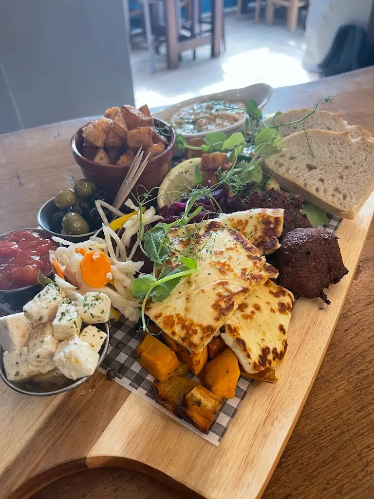 Lubens_Buxton_slider_image_2