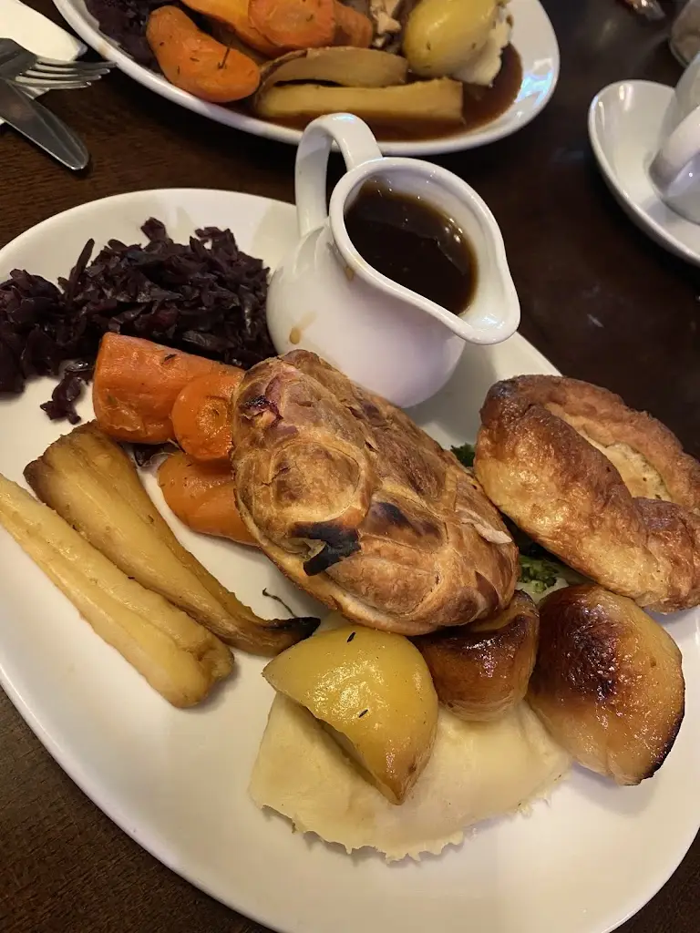 Laura Nassiri_The Old Sun Inn_Buxton_review