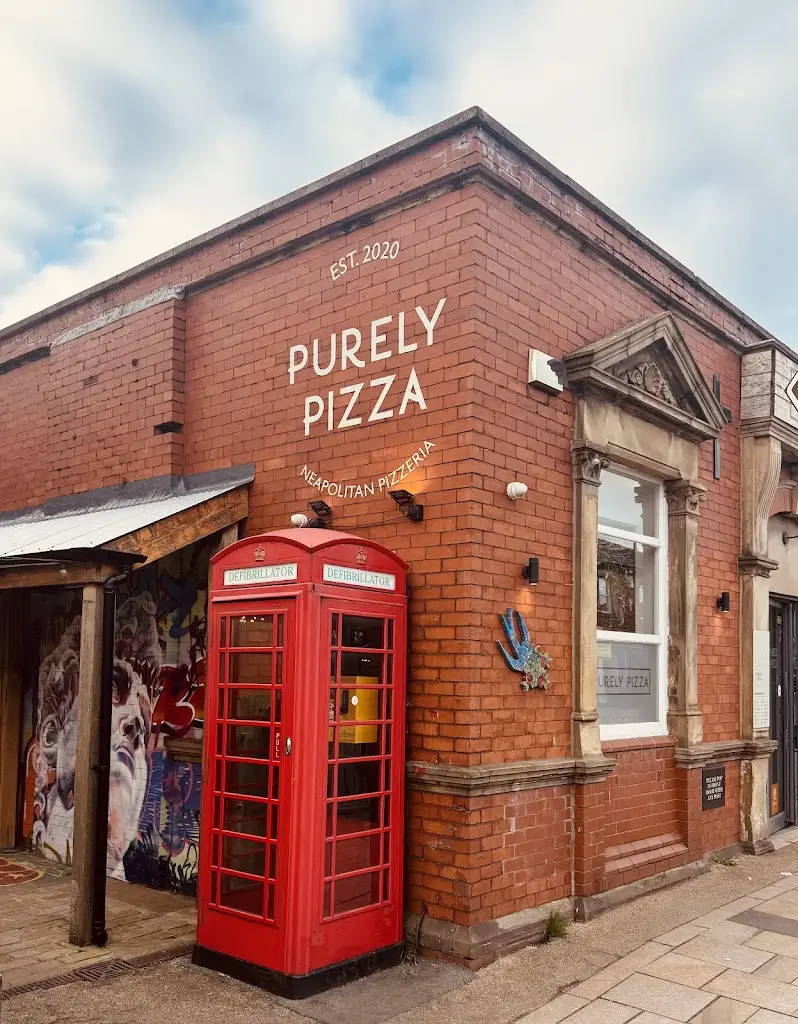 Purely Pizza_Burscough_slider_image_1
