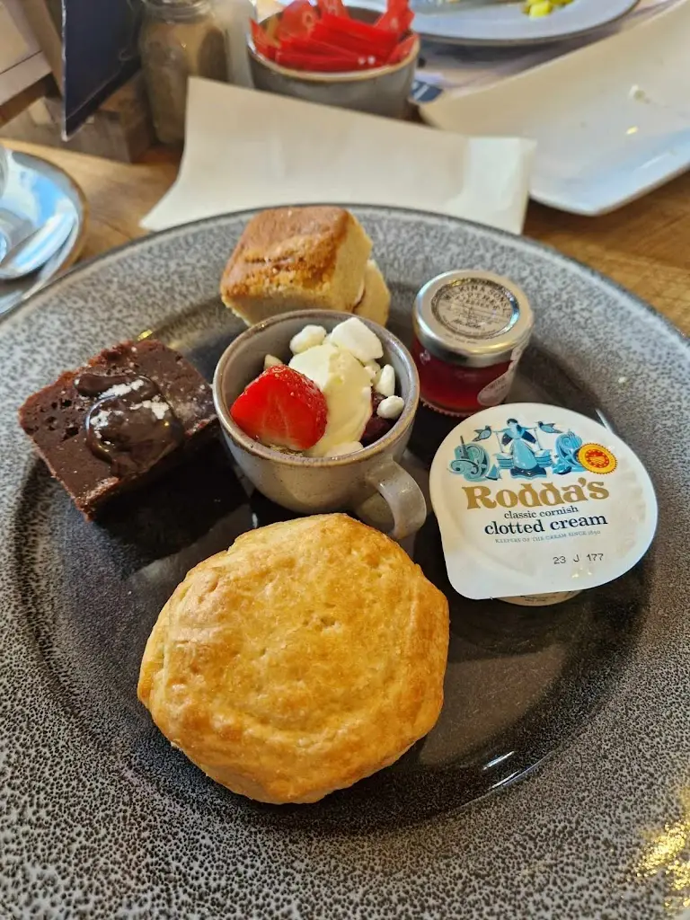 Gemma Starryeyeddivinationwitchdpl_Caistor Lakes restaurant_Caistor_reseña